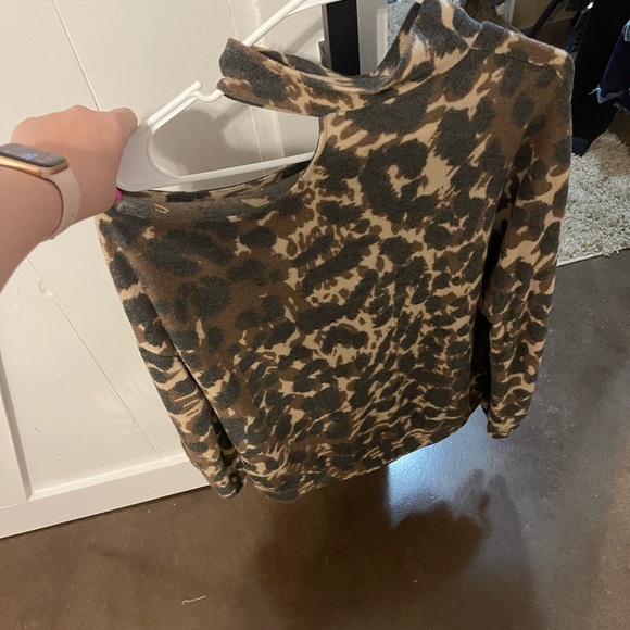 Top - Picture 1 of 1